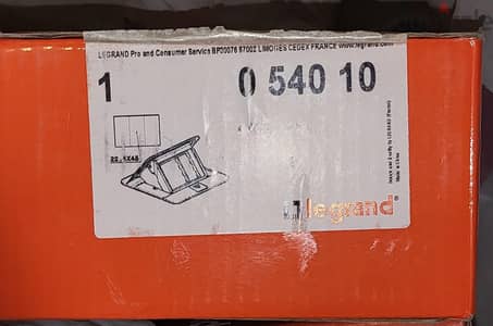 Legrand 0 540 10 – Floor Box علبة أرضية Legrand أصلية