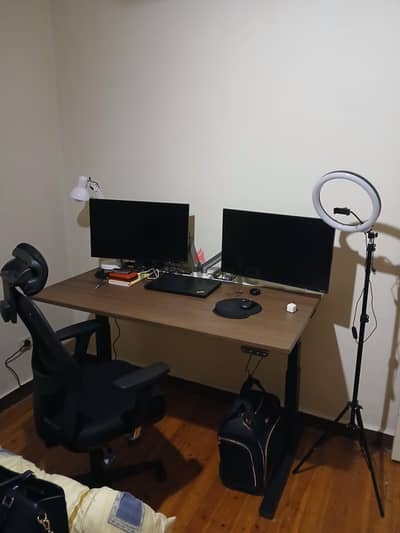 2 Samsung essential 27" monitors
