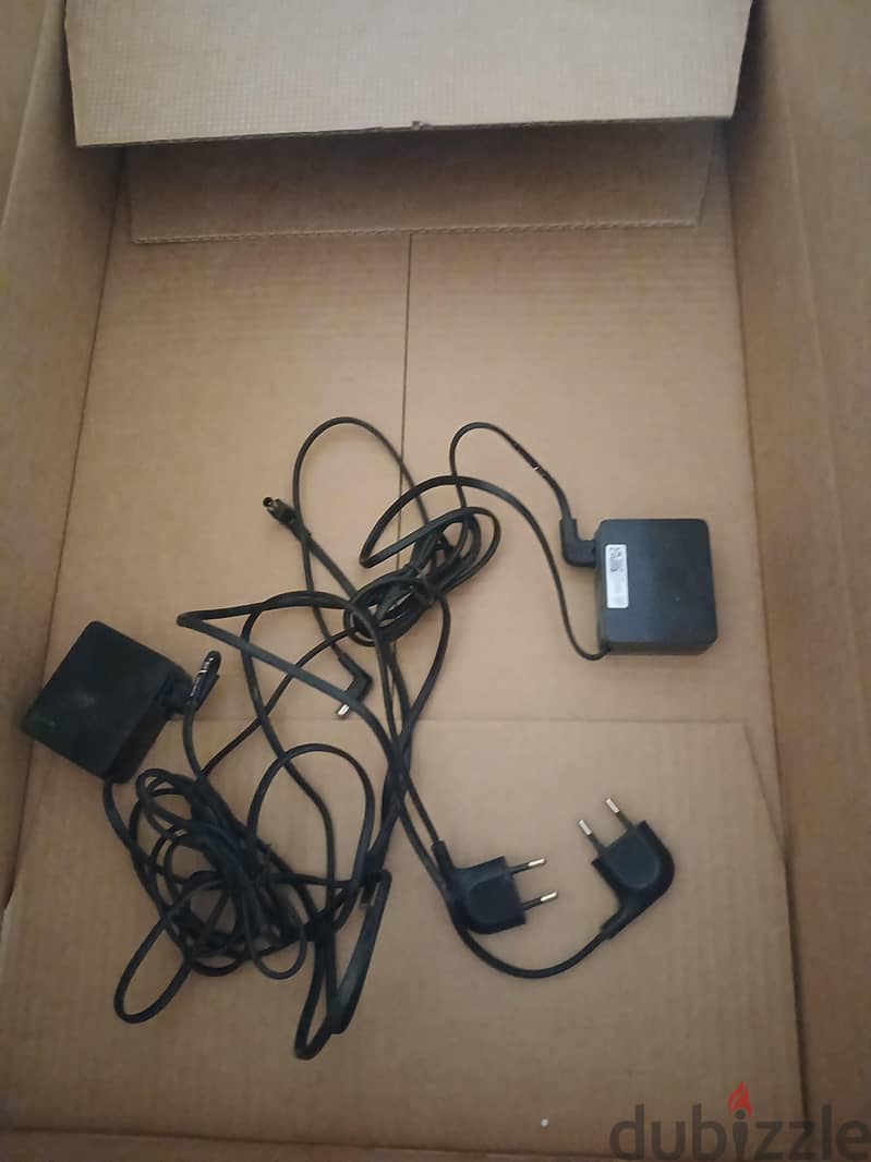 2 Samsung essential 27" monitors 9
