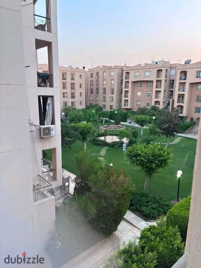 Apartment for sale in Al-Rehab, 123 m, repeated floor, elevator, very distinguished location, steps from the market and services.