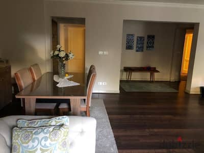 For lovers of large space, a distinguished ground floor apartment for sale with a garden of 200m + 70m