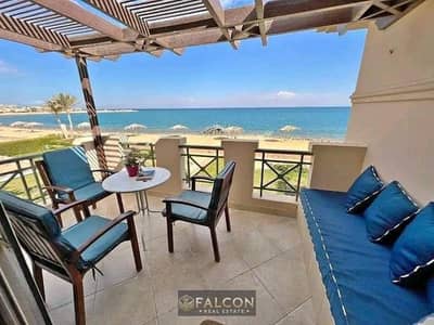 A beachfront chalet, ready for immediate occupancy, fully finished and ready for summer vacation, is for sale in La Vista Sokhna village, next to Tela