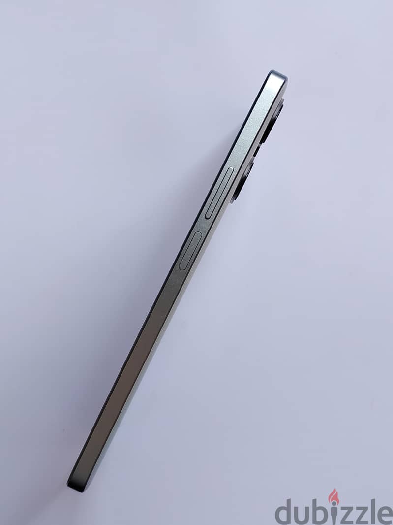 poco f5 5G.  256/12 5