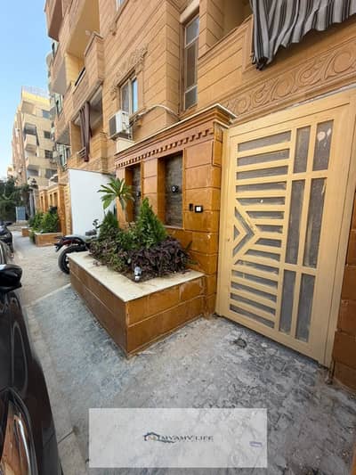 Investment housing opportunity at a bargain price on the main road next to the Wahat Road