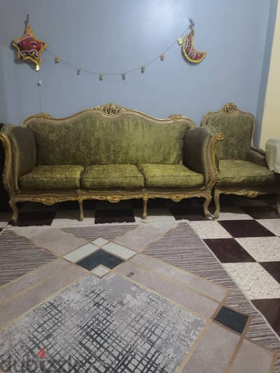 صالون خشب دمياط كنبة و اربع كراسي محتاج تجديد بسيط