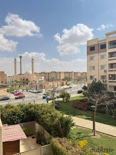 Apartment for sale cash in Madinaty, area 165m in B11 at the best location with a view of a wide garden and the service area of the phase at the lowest meter price, with the installments and the deposit fully paid.