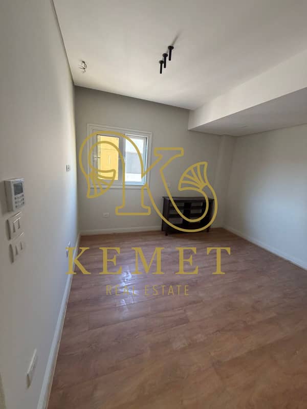 Luxury 232 sqm apartment in New Lotus, New Cairo, fully legalized. 4th floor, ready to move, ultra super lux, 4 beds, 3 baths, concealed AC, central h