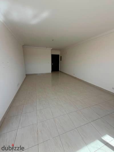 For sale in Madinaty, an apartment of 140 meters with a garden view in B10, next to the services directly.