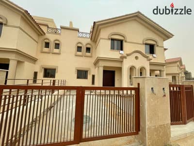 Town villa for sale in Madinaty at a commercial price