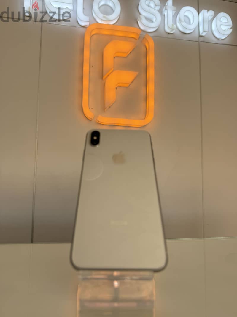 Apple - iPhone XS Max 1