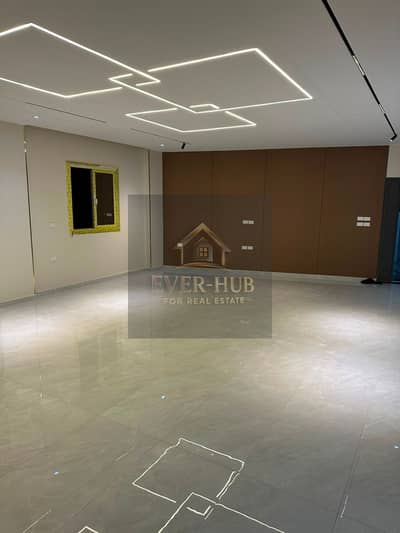 فرصة لا تتكرر شقة فاخرة أول سكن للبيع قلب زايد حي سابع 270م² أرضي مرتفع تشطيب جديد أمام مدرسة مارفيل الدولية