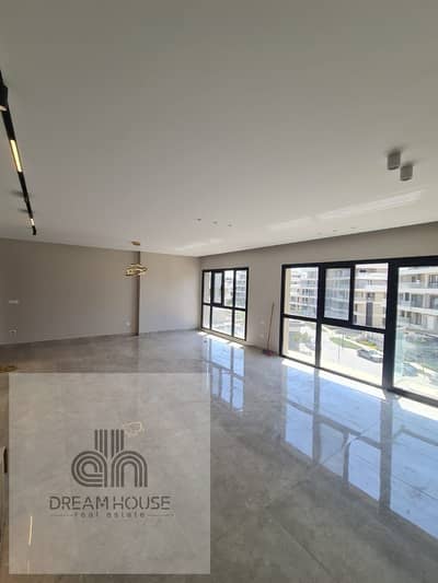 Luxurious 3-Bedroom Apartment for Rent in Sky Condos Villette
