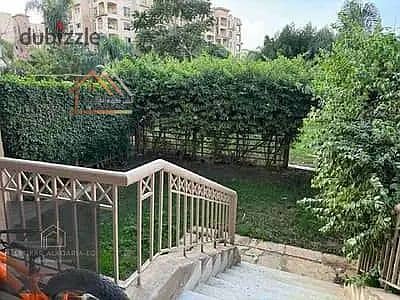 للبيع شقه ممتازه 100 متر b2 ارض بحديقة بسعر مميز تشطيب الشركة قريبة من خدمات
