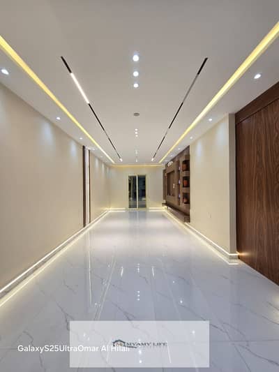Apartment 145 sqm façade on a main street third floor equivalent to 160 sqm at the fourth gate