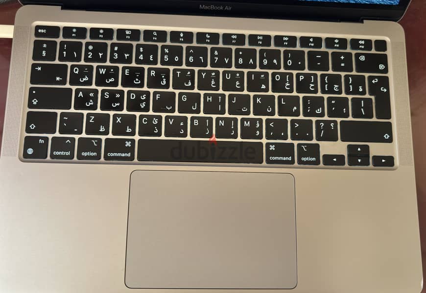Macbook Air M1 2020 8/256 4