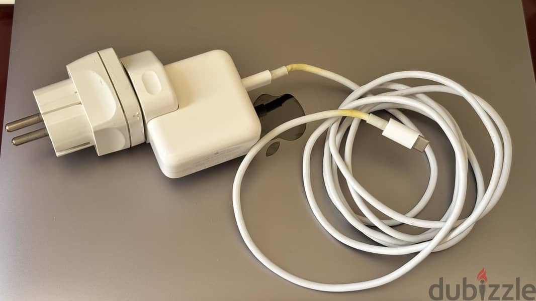 Macbook Air M1 2020 8/256 6