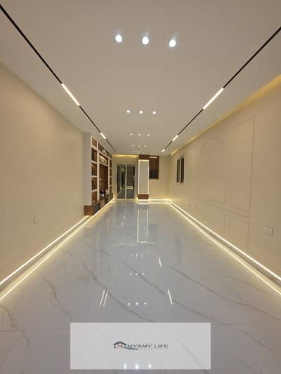 175m apartment facing a main street equivalent to 190m at the fourth gate, ultra-super lux finishing with a master room