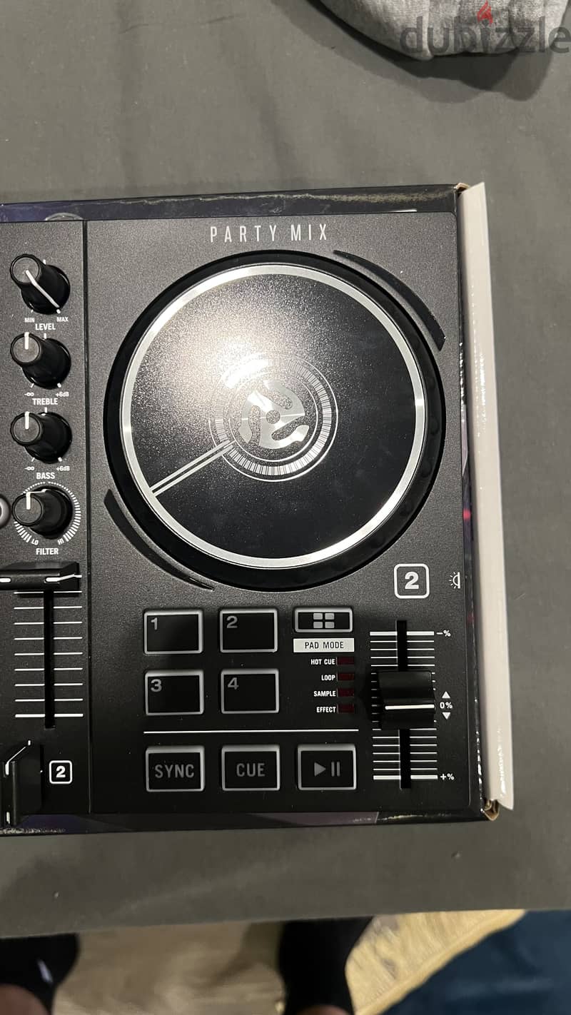 Numark party mix 2 4