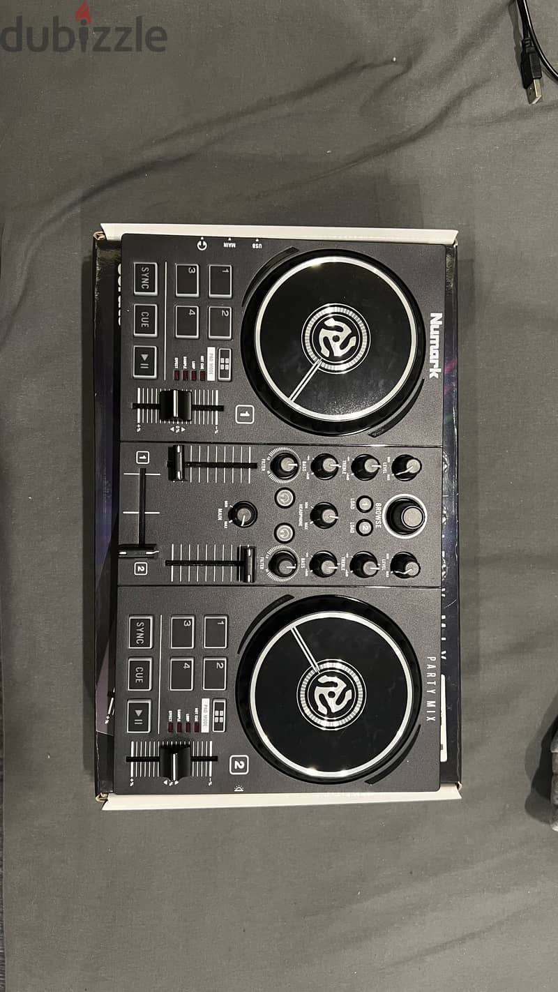 Numark party mix 2 6