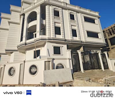شقه للبيع في غرب سوميد روف بتراث خاص باسانسير فيو بحري مقنن مثبت بالرخصه