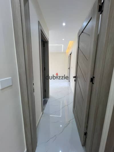 3-bedroom apartment for sale at a bargain price in Sarai Compound with a full sea view on Central Park, directly next to Madinaty, the best phase