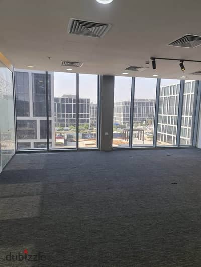 With a 25% discount a fully finished administrative office ready for immediate viewing for sale in a very vital location minutes from Hyde Park With a 25% discount a fully finished administrative office ready for immediate viewing for sale in a very vital location minutes from Hyde Park