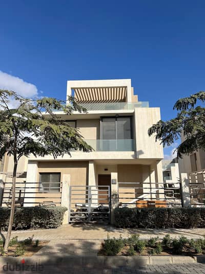 Residence and investment just minutes from AUC Villa for sale near Mivida Lavisna and Hyde Park