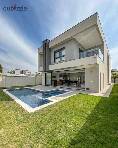 عيش بخصوصيه كاملة و امتلك فيلا مع Private Pool  أفضل موقع التجمع على طريق السويس بجوار سوديك بالقرب من ستون بارك و بالم هيلز