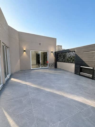 Luxury living and guaranteed investment Duplex apartment with private roof for sale in Hyde Park next to Waterway near La Vista