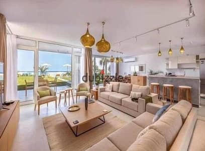 Enjoy a full sea view from the ground floor and own a detached villa with a 370 m garden and a private pool, luxurious hotel finishing