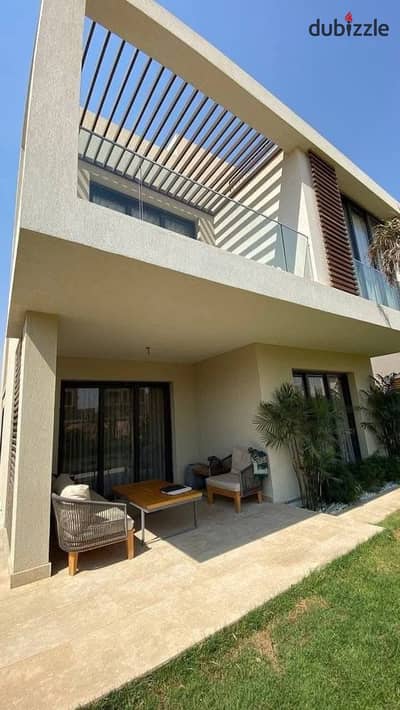 للبيع بنص سعرها فيلا 4 غرف دايركت على اللاجون خصوصيه كاملة مع Private Pool فى أفضل موقع التجمع على طريق السويس بجوار مدينتي و بالقرب من سوديك مفيدا