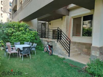 For sale at an unrepeatable price, a ground floor apartment with 3 rooms and a private garden of 285 square meters, the best location