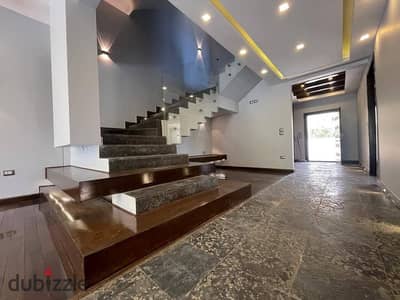 فيلا تاون هاوس مع Private Pool فيو على مساحات خضراء ( خصوصيه تامه ) للبيع بنص سعرها بجوار سباين مدينتي و لافيستا سيتى بالقرب من سيتيزن سوديك سراى