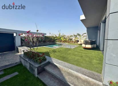 Double View Villa with Landscape and Lake An opportunity for living and investment in a prime location minutes from Palm Hills and Mountain View