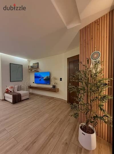 Guaranteed investment with dollar returns: Hotel-style apartment with air conditioning and kitchen, garden view, prime location in Valory Sheraton