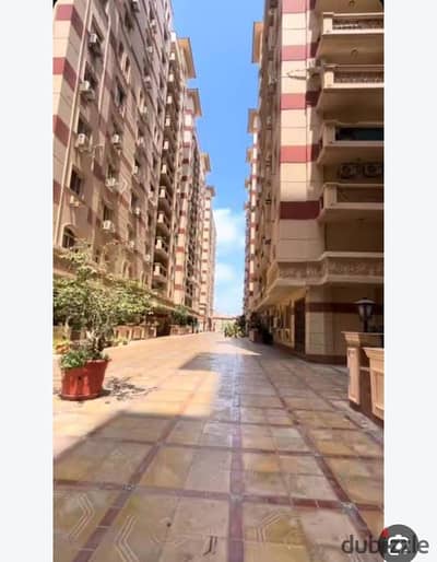 شقه للبيع في سموحه 174م كومباوند سموحه جاردنز المطلوب 5مليون و400الف