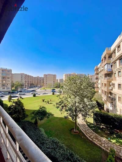 أدفع 900 ألف و ادخل عاين النهارده شقتك بنفسك فى ارقى موقع ب الشروق مايان ع السويس دايركت امام مدينتى مباشرة بالقرب من سراى كومبوند و الباتيو لافيستا