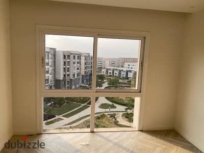 شقة 3 غرف + ناني روم prime location بالتقسيط او بخصم مميز للبيع في التجمع دقائق من هايد بارك التجمع الخامس و زد ايست و AUC التجمع الخامس وديستركيت 5