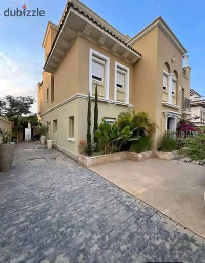 5bedroom townhouse villa for sale in New Cairo minutes from the Suez Road next to Madinaty in The Butterfly Compound directly on the Amal Axis with a
