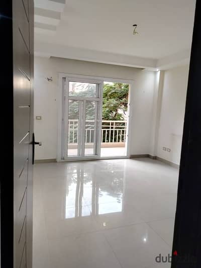 apartment near auc with excellent clubhouse view near the spine madinaty minutes to bloomfields aliva mostakbal city zizinia mostakbal