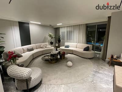 بسعر لقطة شقة 205 م بتقسيمه مميزة فيو علي center park علي 12 سنة تقسيط وبخصم 50 % للبيع في سراي بجوار مدينتي و مانتن فيو وامام الشروق و الباتيو سولا