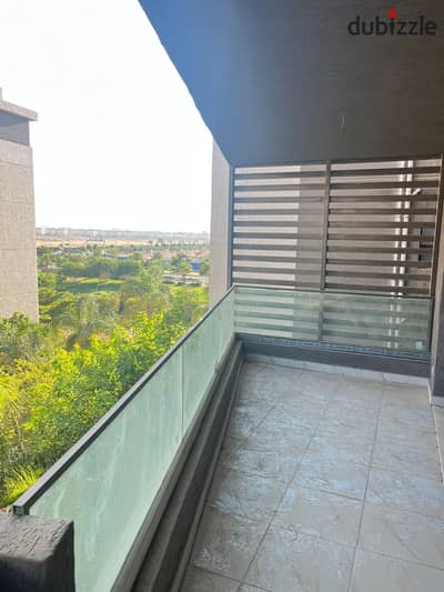 Apartment for sale with the lowest down payment in Market Direct on the Suez Road and opposite Cairo Airport, near Al Rehab Taj City Compound