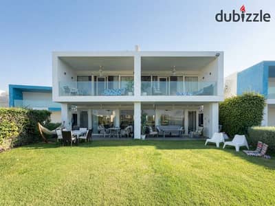 توين هاوس 5 غرف تشطيب كامل بالتكيفات برايم لويكشين علي البحر و الاجون للبيع  في راس الحكمة  بالقرب من و دوس ازها و سي شور