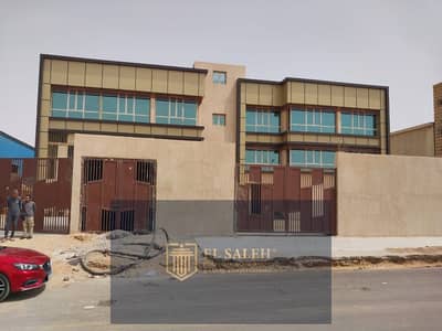للبيع مصنع 300متر دورين صافي 180متر كهربا 60ك موقع مميز جدا بالعاشر من رمضان المنطقه الصناعيه الروبيكي  مطلوب ايجار 65الف تامين 130الف مقدم 130 الف