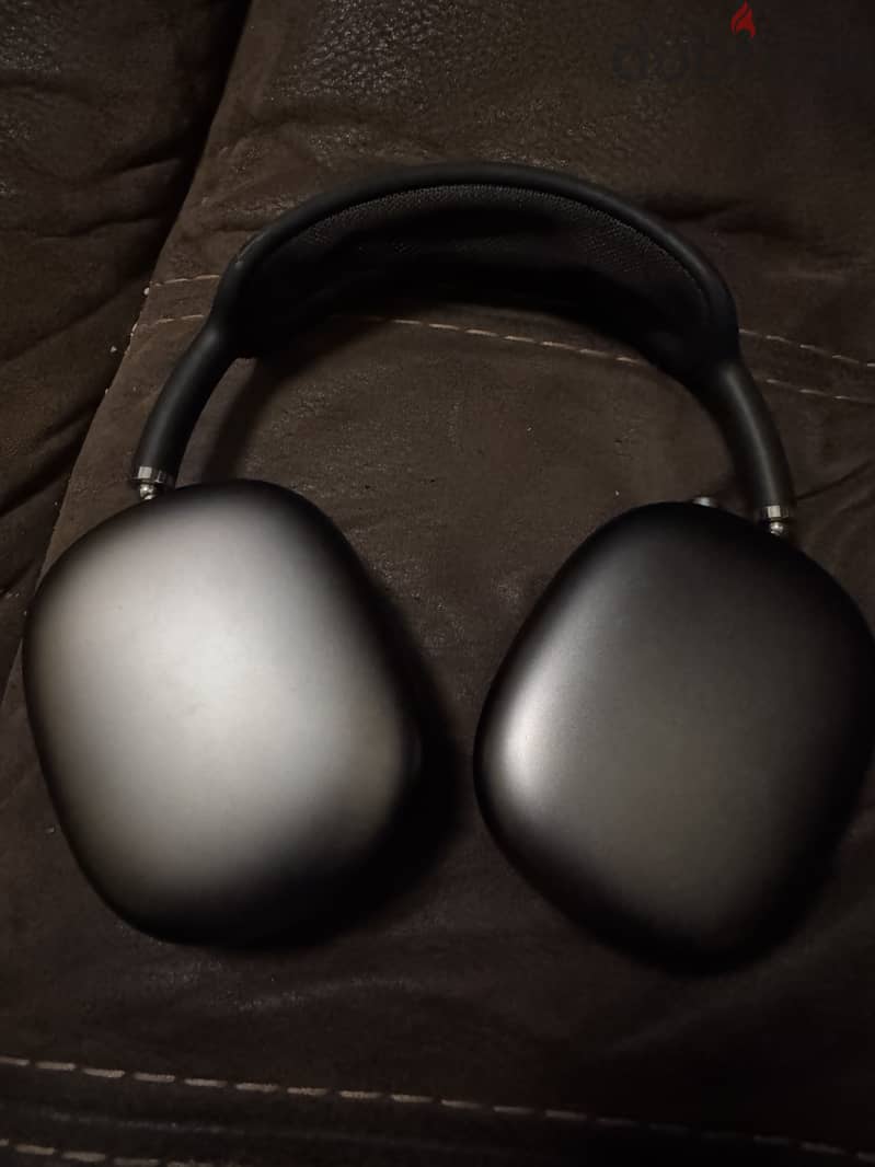 AirPods max 1