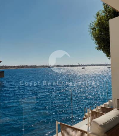 توين هاوس متشطب بالكامل جاهز للسكن مع امكانيه التقسيط بسعر لقطه للبيع فى سيزر فى راس الحكمه باطلاله كامله على البحر و اللاجون بمسبح خاص وحديقه خاصه