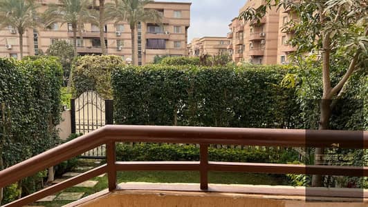 Ground floor apartment with garden for rent in El Rehab City, New Cairo, Phase 4. Consists of 2 bedrooms and 1 bathroom.