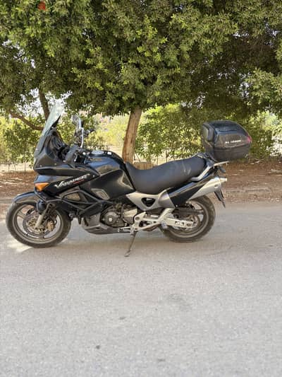 هوندا فاراديرو T2 2005 