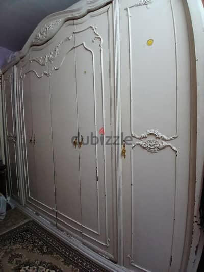 غرفة نوم كاملة بدون سرير