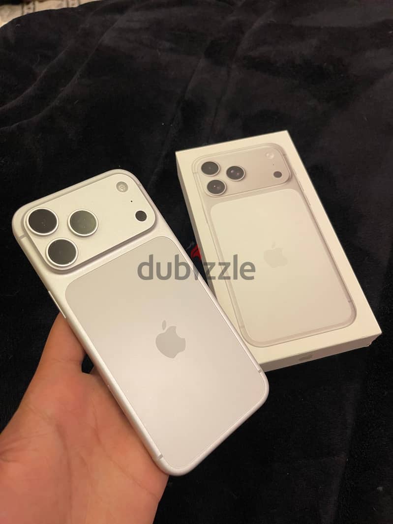 Apple - iPhone 17 Pro Max 1